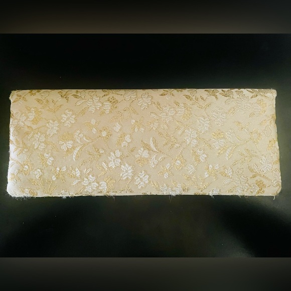Vintage Gold & Ivory Floral Jacquard Clutch - Picture 9 of 9